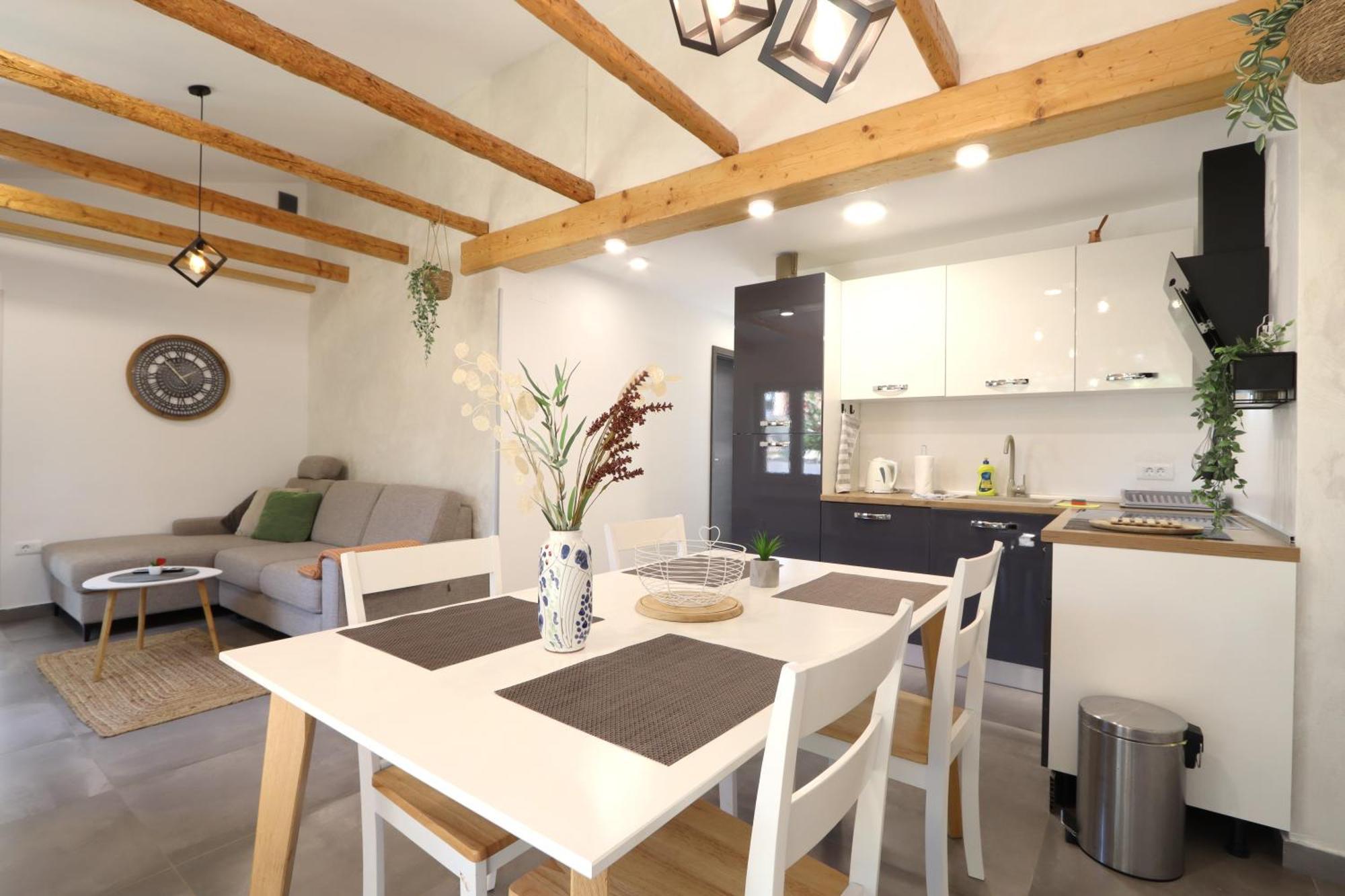 מדולין Holiday House "Laurus Garden" With Private Parking מראה חיצוני תמונה